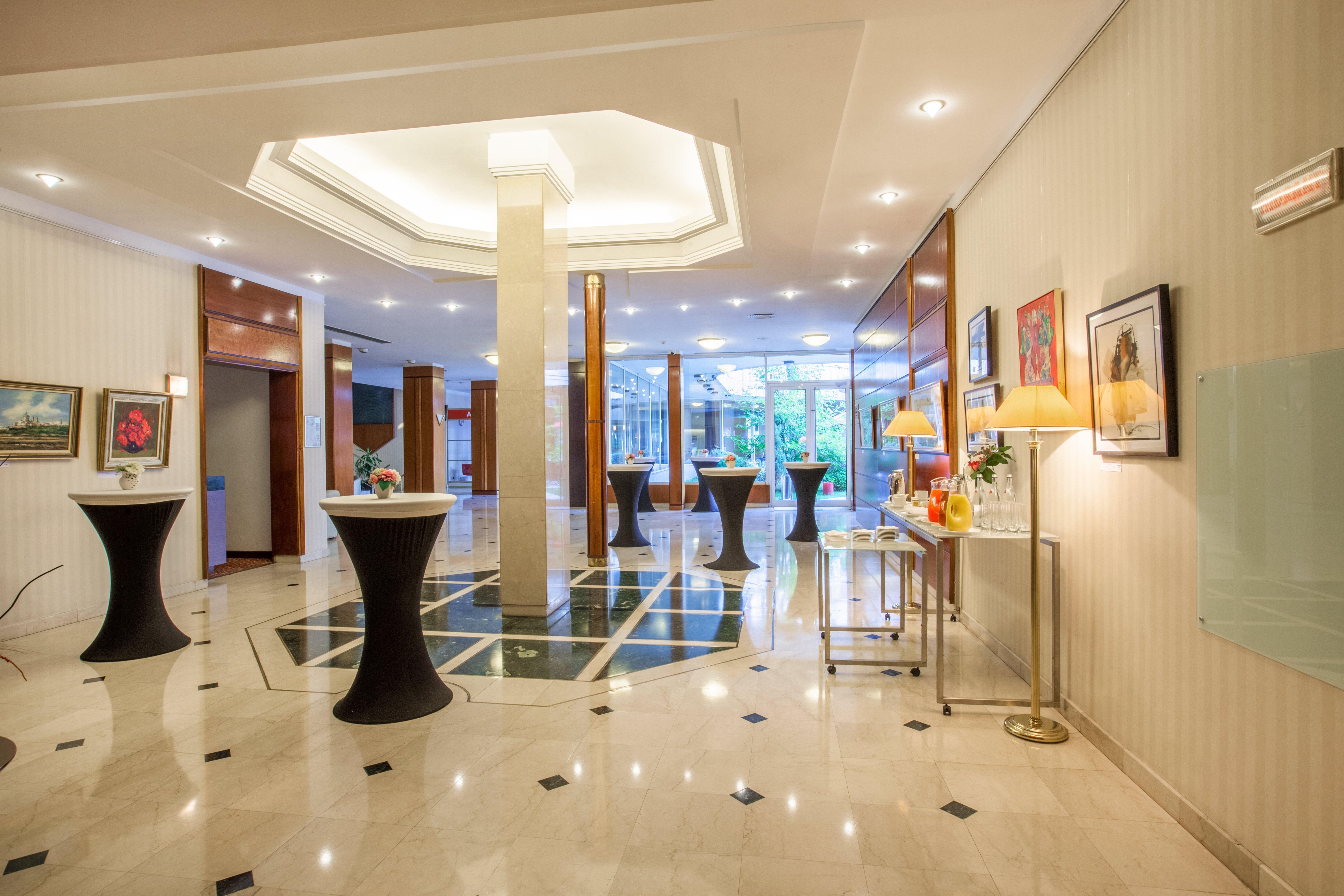 คราวน์ พลาซา บูคาเรสต์ Hotel ภายนอก รูปภาพ