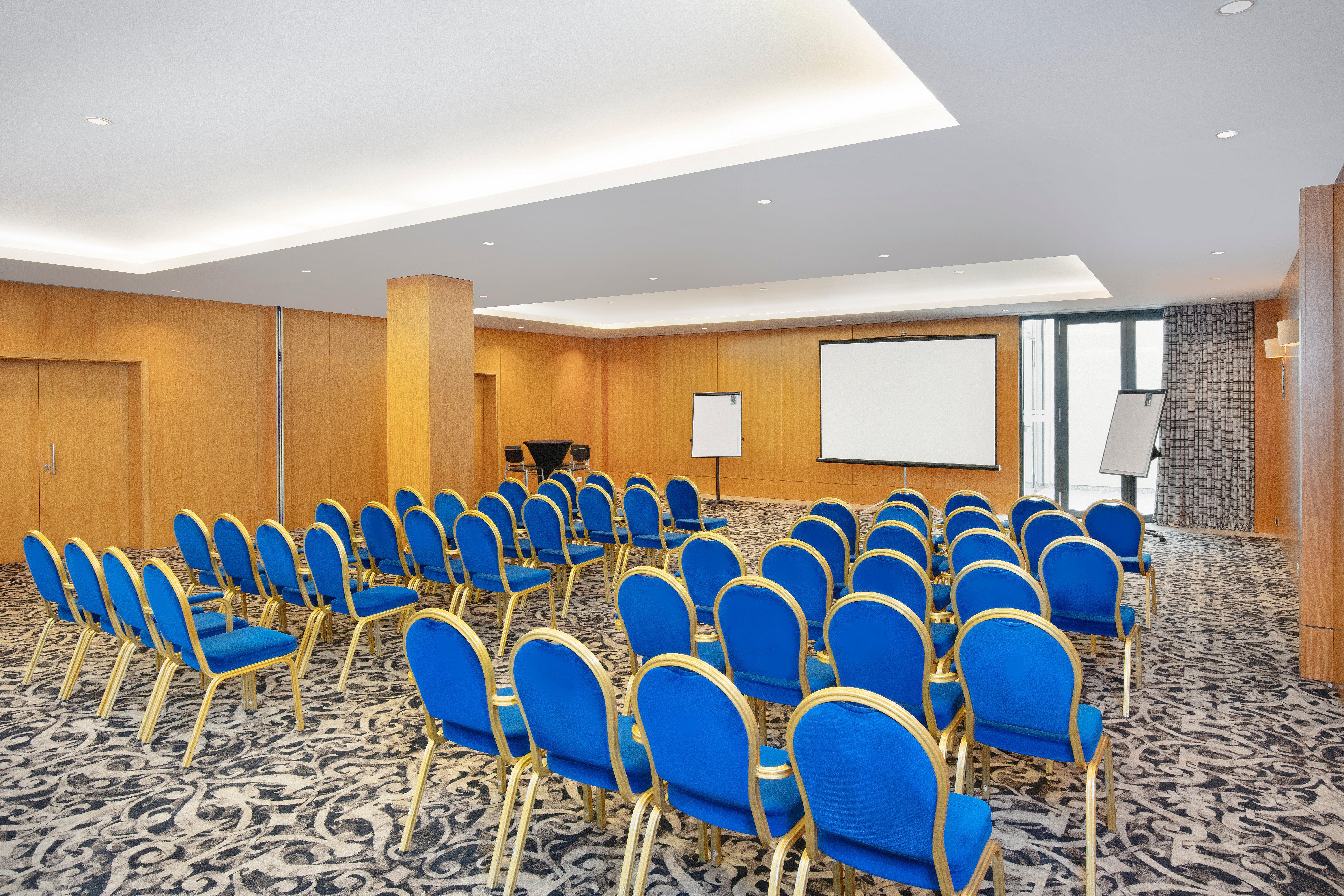 คราวน์ พลาซา บูคาเรสต์ Hotel ภายนอก รูปภาพ